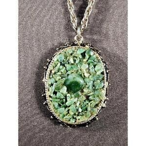 Vintage Fashion Green-chip Jade Necklace 16 in. Statement piece